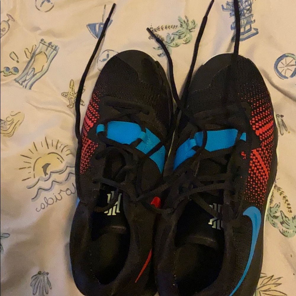 I’m selling shoes